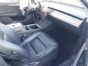 ✅ 2022 Tesla Model Y Long Range • VIN: 7SAYGAEE4NF574637 • Лот: 43749609. Опубликован ранее на IAAI с пробегом 40 947 миль. Бесплатный доступ к архиву аукционных продаж из США и подробный отчёт об истории автомобиля на DreamBid. Изображение 8.