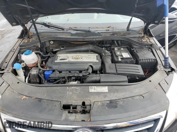 ✅ 2010 Volkswagen CC Luxury • VIN: WVWHL7AN7AE526188 • Lot: 59014795. Listed on Copart with 130,981 mi. Free auction sales archive from the USA and detailed vehicle history report at DreamBid. Image 11.