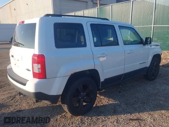 ✅ 2015 Jeep Patriot Altitude • VIN: 1C4NJRBB5FD438858 • Lot: 43584110. Listed on IAAI with 115,315 mi. Free auction sales archive from the USA and detailed vehicle history report at DreamBid. Image 4.