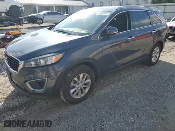 ✅ 2017 Kia Sorento LX • VIN: 5XYPG4A38HG206957 • Лот: 81802655. Опубликован ранее на Copart с пробегом 221 453 миль. Бесплатный доступ к архиву аукционных продаж из США и подробный отчёт об истории автомобиля на DreamBid. Изображение 1.