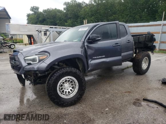 ✅ 2016 Toyota Tacoma SR • VIN: 3TMCZ5ANXGM017390 • Lot: 64838305. Wystawiony na Copart z przebiegiem 83 179 mil. Bezpłatny archiwum sprzedaży aukcyjnych z USA i szczegółowy raport historii pojazdu na DreamBid. Zdjęcie 1.