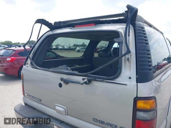 ✅ 2005 Chevrolet Suburban LS • VIN: 3GNEC16Z65G212582 • Лот: 42409878. Опубликован ранее на IAAI с пробегом 141 303 миль. Бесплатный доступ к архиву аукционных продаж из США и подробный отчёт об истории автомобиля на DreamBid. Изображение 6.