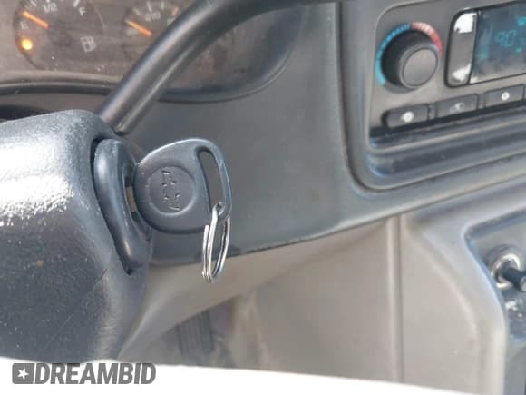 ✅ 2005 Chevrolet Suburban LT • VIN: 3GNFK16Z15G153318 • Лот: 41703930. Опубликован ранее на IAAI с пробегом 280 097 миль. Бесплатный доступ к архиву аукционных продаж из США и подробный отчёт об истории автомобиля на DreamBid. Изображение 11.