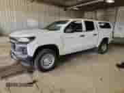 2023 Chevrolet Colorado 2WD Work Truck z VIN 1GCPSBEK1P1138035, wystawiony jako Copart lot #90450115 z przebiegiem 77 080 mil mil oraz Nie do naprawy • Non repairable. Historia ofert i sprzedaży dostępna na DreamBid. Obrazek 1.