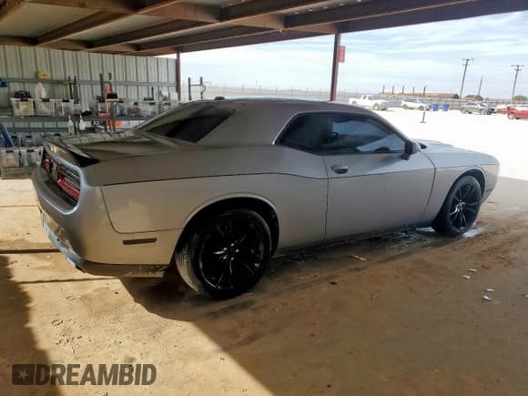 ✅ 2016 Dodge Challenger SXT • VIN: 2C3CDZAG4GH290352 • Lot: 93143555. Listed on Copart with 163,616 mi. Free auction sales archive from the USA and detailed vehicle history report at DreamBid. Image 3.