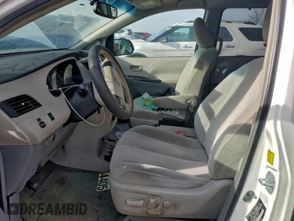 ✅ 2011 Toyota Sienna LE • VIN: 5TDKK3DC9BS109310 • Lot: 94919645. Listed on Copart with 415,445 mi. Free auction sales archive from the USA and detailed vehicle history report at DreamBid. Image 7.