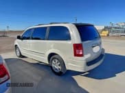 ✅ 2010 Chrysler Town & Country Touring Plus • VIN: 2A4RR8DX7AR382077 • Lot: 95217195. Wystawiony na Copart z przebiegiem 124 565 mil. Bezpłatny archiwum sprzedaży aukcyjnych z USA i szczegółowy raport historii pojazdu na DreamBid. Zdjęcie 3.