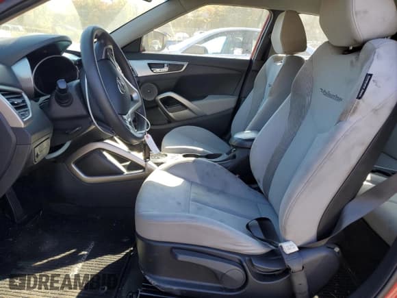 ✅ 2013 Hyundai Veloster w/Gray Int • VIN: KMHTC6AD7DU096583 • Lot: 77588864. Wystawiony na Copart z przebiegiem 98 186 mil. Bezpłatny archiwum sprzedaży aukcyjnych z USA i szczegółowy raport historii pojazdu na DreamBid. Zdjęcie 7.