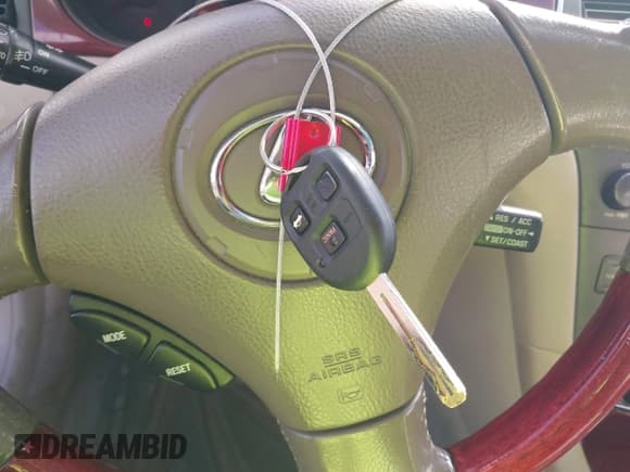 ✅ 2004 Lexus ES 350 • VIN: JTHBA30G145019197 • Lot: 43804942. Wystawiony na IAAI z przebiegiem 188 059 mil. Bezpłatny archiwum sprzedaży aukcyjnych z USA i szczegółowy raport historii pojazdu na DreamBid. Zdjęcie 11.