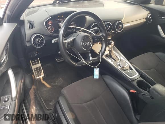 ✅ 2016 Audi TT 2.0T • VIN: TRUC5AFV4G1026277 • Lot: 58651015. Wystawiony na Copart z przebiegiem 90 106 mil. Bezpłatny archiwum sprzedaży aukcyjnych z USA i szczegółowy raport historii pojazdu na DreamBid. Zdjęcie 8.