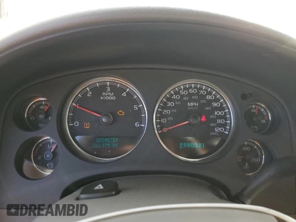 ✅ 2007 Chevrolet Avalanche 2LT • VIN: 3GNFK12327G142834 • Lot: 84657635. Listed on Copart with 261,375 mi. Free auction sales archive from the USA and detailed vehicle history report at DreamBid. Image 9.