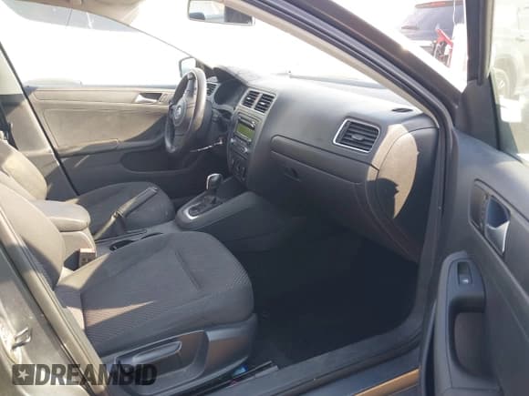 ✅ 2013 Volkswagen Jetta S • VIN: 3VW2K7AJ2DM318141 • Lot: 41686616. Listed on IAAI with 134,294 mi. Free auction sales archive from the USA and detailed vehicle history report at DreamBid. Image 5.