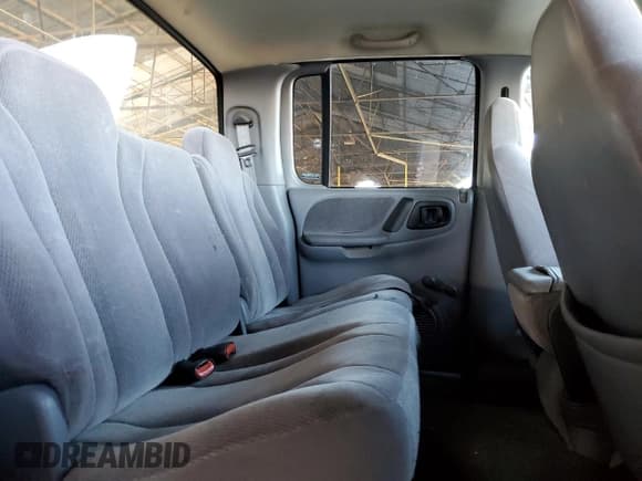 ✅ 2000 Dodge Dakota Sport • VIN: 1B7GL2AX9YS691378 • Lot: 49793345. Wystawiony na Copart z przebiegiem 191 613 mil. Bezpłatny archiwum sprzedaży aukcyjnych z USA i szczegółowy raport historii pojazdu na DreamBid. Zdjęcie 10.