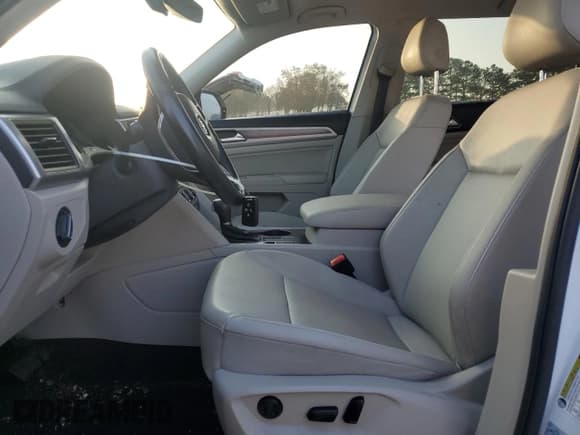 ✅ 2019 Volkswagen Atlas SE • VIN: 1V2WR2CA9KC512310 • Лот: 93630735. Опубликован ранее на Copart с пробегом 107 292 миль. Бесплатный доступ к архиву аукционных продаж из США и подробный отчёт об истории автомобиля на DreamBid. Изображение 7.