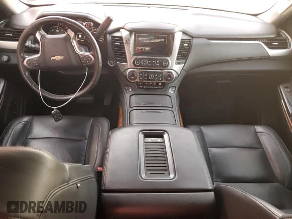 ✅ 2017 Chevrolet Suburban Premier • VIN: 1GNSCJKC3HR124937 • Lot: 73439714. Wystawiony na Copart z przebiegiem 243 522 mil. Bezpłatny archiwum sprzedaży aukcyjnych z USA i szczegółowy raport historii pojazdu na DreamBid. Zdjęcie 8.