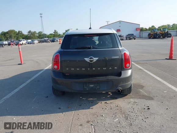 ✅ 2015 MINI Countryman • VIN: WMWZB3C52FWR42872 • Лот: 42368351. Опубликован ранее на IAAI с пробегом 111 648 миль. Бесплатный доступ к архиву аукционных продаж из США и подробный отчёт об истории автомобиля на DreamBid. Изображение 17.