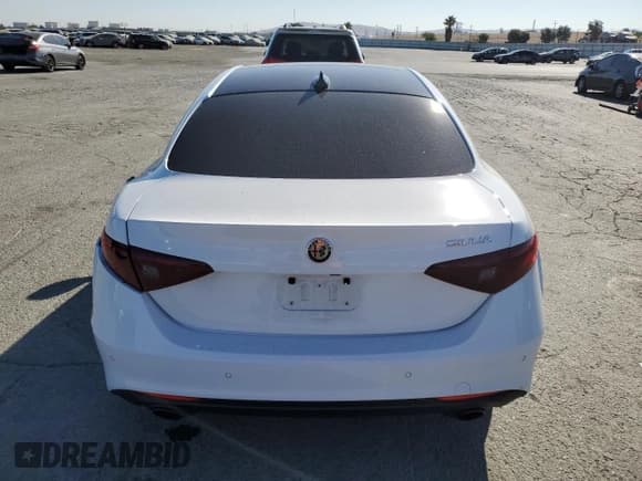 ✅ 2022 Alfa Romeo Giulia Veloce • VIN: ZARFAMBN3N7662571 • Lot: 80566985. Listed on Copart with 37,595 mi. Free auction sales archive from the USA and detailed vehicle history report at DreamBid. Image 6.