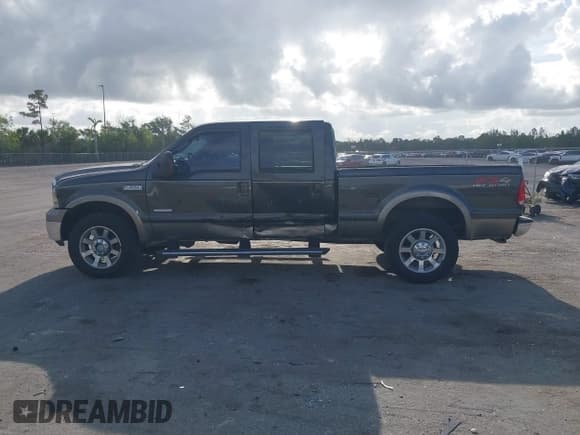 ✅ 2005 Ford F-250 XL • VIN: 1FTSW21P55EB83730 • Лот: 42161173. Опубликован ранее на IAAI с пробегом 179 708 миль. Бесплатный доступ к архиву аукционных продаж из США и подробный отчёт об истории автомобиля на DreamBid. Изображение 14.