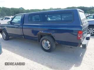 1993 Dodge Dakota S z VIN 1B7GL26X6PS235197, wystawiony jako IAAI lot #43067013 z przebiegiem 111 915 mil mil oraz . Historia ofert i sprzedaży dostępna na DreamBid. Obrazek 3.