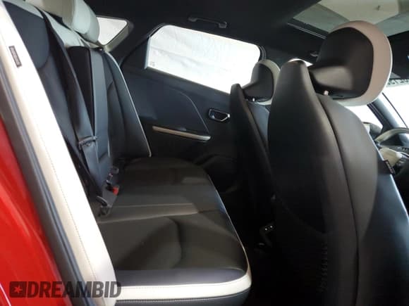 ✅ 2025 Kia K4 GT-Line Turbo • VIN: 3KPFW4DC2SE084935 • Lot: 71082195. Wystawiony na Copart z przebiegiem 9 265 mil. Bezpłatny archiwum sprzedaży aukcyjnych z USA i szczegółowy raport historii pojazdu na DreamBid. Zdjęcie 10.