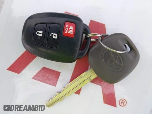 ✅ 2015 Toyota Prius One • VIN: JTDKDTB34F1094697 • Lot: 43662591. Wystawiony na IAAI z przebiegiem 191 439 mil. Bezpłatny archiwum sprzedaży aukcyjnych z USA i szczegółowy raport historii pojazdu na DreamBid. Zdjęcie 11.