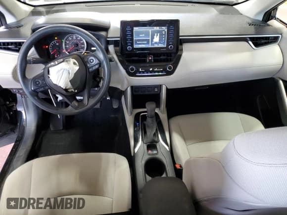 ✅ 2022 Toyota Corolla Cross L • VIN: 7MUAAABG5NV036228 • Lot: 70041715. Listed on Copart with 48,110 mi. Free auction sales archive from the USA and detailed vehicle history report at DreamBid. Image 8.
