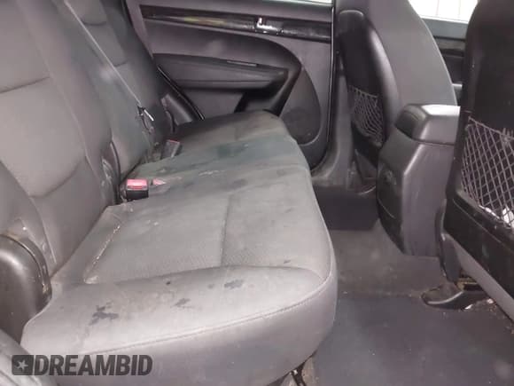 ✅ 2012 Kia Sorento LX • VIN: 5XYKTDA20CG187777 • Lot: 42621898. Wystawiony na IAAI z przebiegiem 124 017 mil. Bezpłatny archiwum sprzedaży aukcyjnych z USA i szczegółowy raport historii pojazdu na DreamBid. Zdjęcie 8.