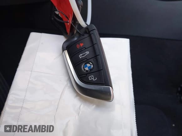 ✅ 2025 BMW 3 Series 330i xDrive • VIN: 3MW89CW02S8F30817 • Lot: 42783106. Wystawiony na IAAI z przebiegiem 9 630 mil. Bezpłatny archiwum sprzedaży aukcyjnych z USA i szczegółowy raport historii pojazdu na DreamBid. Zdjęcie 11.