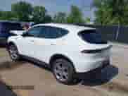 2024 Dodge Hornet R/T z VIN ZACPDFCW2R3A28421, wystawiony jako IAAI lot #42465763 z przebiegiem 34 761 mil mil oraz . Historia ofert i sprzedaży dostępna na DreamBid. Obrazek 3.