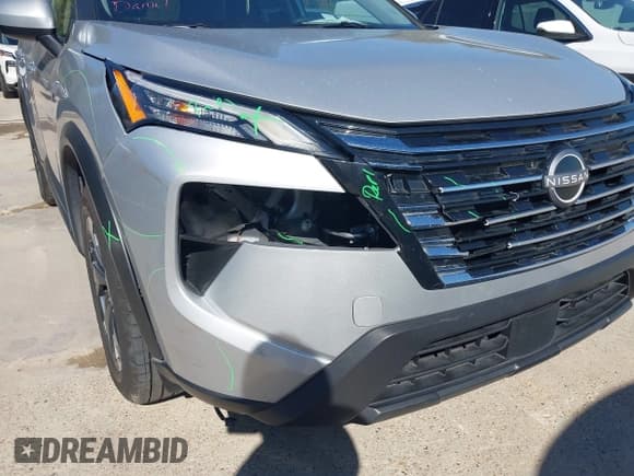 ✅ 2025 Nissan Rogue SV • VIN: 5N1BT3BBXSC801290 • Lot: 43626067. Listed on IAAI with 41,664 mi. Free auction sales archive from the USA and detailed vehicle history report at DreamBid. Image 6.