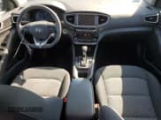 ✅ 2017 Hyundai Ioniq SEL • VIN: KMHC75LC8HU049717 • Lot: 70663654. Wystawiony na Copart z przebiegiem 59 222 mil. Bezpłatny archiwum sprzedaży aukcyjnych z USA i szczegółowy raport historii pojazdu na DreamBid. Zdjęcie 8.