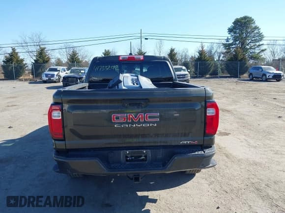 ✅ 2023 GMC Canyon 4WD AT4 • VIN: 1GTP6DEK1P1174713 • Lot: 41733242. Listed on IAAI with 35,705 mi. Free auction sales archive from the USA and detailed vehicle history report at DreamBid. Image 16.