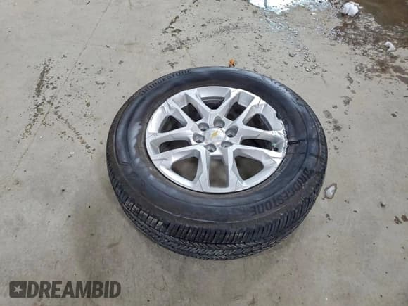 ✅ 2021 Chevrolet Traverse LT Cloth • VIN: 1GNERGKW5MJ141028 • Lot: 94720485. Wystawiony na Copart z przebiegiem 29 742 mil. Bezpłatny archiwum sprzedaży aukcyjnych z USA i szczegółowy raport historii pojazdu na DreamBid. Zdjęcie 13.