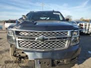 ✅ 2019 Chevrolet Suburban LT • VIN: 1GNSKHKC0KR260803 • Lot: 79082974. Wystawiony na Copart z przebiegiem 130 848 mil. Bezpłatny archiwum sprzedaży aukcyjnych z USA i szczegółowy raport historii pojazdu na DreamBid. Zdjęcie 5.