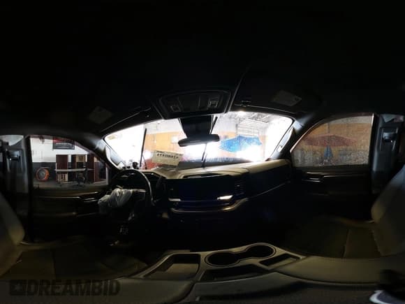 ✅ 2022 Chevrolet Silverado 1500 RST • VIN: 3GCUDEED0NG538893 • Lot: 42880421. Wystawiony na IAAI z przebiegiem Nie podano. Bezpłatny archiwum sprzedaży aukcyjnych z USA i szczegółowy raport historii pojazdu na DreamBid. Zdjęcie 21.