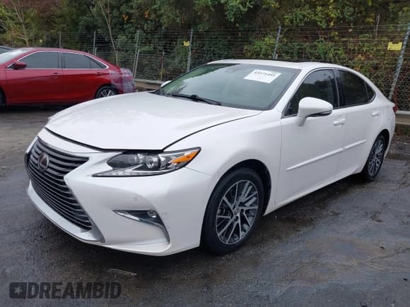 ✅ 2017 Lexus ES 350 • VIN: 58ABK1GG4HU071559 • Lot: 43571495. Listed on IAAI with 84,627 mi. Free auction sales archive from the USA and detailed vehicle history report at DreamBid. Image 2.