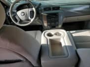 ✅ 2007 Chevrolet Suburban LS • VIN: 3GNFK16397G179213 • Lot: 80015984. Wystawiony na Copart z przebiegiem 189 248 mil. Bezpłatny archiwum sprzedaży aukcyjnych z USA i szczegółowy raport historii pojazdu na DreamBid. Zdjęcie 8.