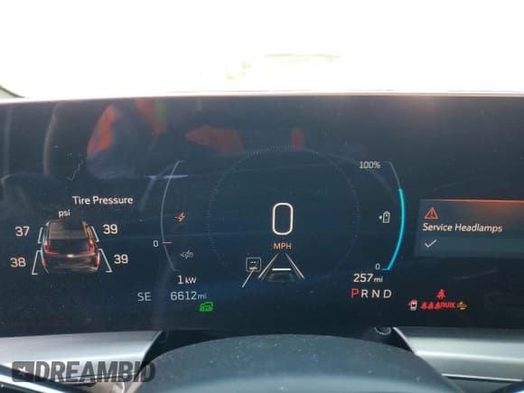 ✅ 2025 Cadillac LYRIQ • VIN: 1GYKPNRL3SZ311817 • Lot: 68048255. Wystawiony na Copart z przebiegiem 6 612 mil. Bezpłatny archiwum sprzedaży aukcyjnych z USA i szczegółowy raport historii pojazdu na DreamBid. Zdjęcie 9.