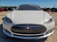 ✅ 2015 Tesla Model S 85D • VIN: 5YJSA1H48FF090026 • Лот: 85408855. Опубликован ранее на Copart с пробегом 78 942 миль. Бесплатный доступ к архиву аукционных продаж из США и подробный отчёт об истории автомобиля на DreamBid. Изображение 5.