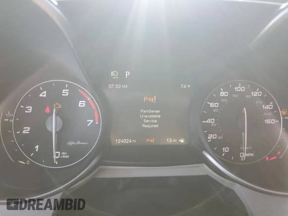 ✅ 2018 Alfa Romeo Giulia Ti • VIN: ZARFAECN8J7567888 • Lot: 68043625. Listed on Copart with 124,024 mi. Free auction sales archive from the USA and detailed vehicle history report at DreamBid. Image 9.