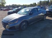 ✅ 2025 Nissan Altima SV • VIN: 1N4BL4DW2SN370996 • Лот: 43162535. Опубликован ранее на IAAI с пробегом 11 362 миль. Бесплатный доступ к архиву аукционных продаж из США и подробный отчёт об истории автомобиля на DreamBid. Изображение 2.