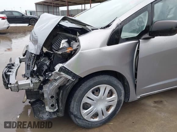 ✅ 2009 Honda Fit • VIN: JHMGE88209S016008 • Лот: 42472161. Опубликован ранее на IAAI с пробегом 85 555 миль. Бесплатный доступ к архиву аукционных продаж из США и подробный отчёт об истории автомобиля на DreamBid. Изображение 19.