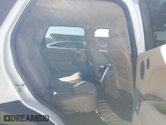 ✅ 2016 Land Rover Range Rover Sport SE • VIN: SALWG2VF2GA649231 • Лот: 43700165. Опубликован ранее на IAAI с пробегом 164 721 миль. Бесплатный доступ к архиву аукционных продаж из США и подробный отчёт об истории автомобиля на DreamBid. Изображение 8.