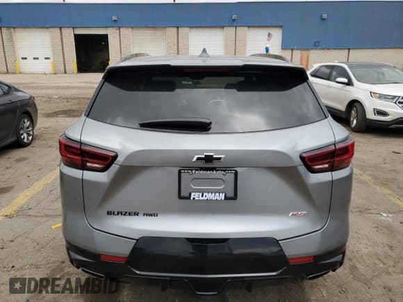 ✅ 2023 Chevrolet Blazer RS • VIN: 3GNKBKRS1PS153239 • Lot: 91581825. Wystawiony na Copart z przebiegiem 31 094 mil. Bezpłatny archiwum sprzedaży aukcyjnych z USA i szczegółowy raport historii pojazdu na DreamBid. Zdjęcie 6.