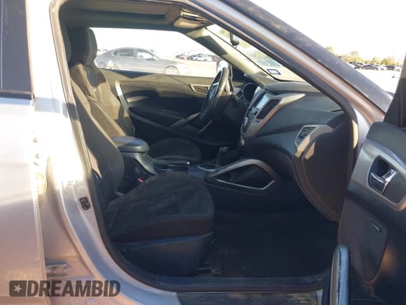 ✅ 2017 Hyundai Veloster Value Edition • VIN: KMHTC6AD0HU317429 • Лот: 43623226. Опубликован ранее на IAAI с пробегом 137 175 миль. Бесплатный доступ к архиву аукционных продаж из США и подробный отчёт об истории автомобиля на DreamBid. Изображение 5.