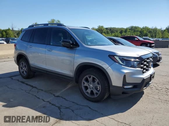 ✅ 2024 Honda Passport TrailSport • VIN: 5FNYF8H66RB001578 • Lot: 69749765. Wystawiony na Copart z przebiegiem 36 126 mil. Bezpłatny archiwum sprzedaży aukcyjnych z USA i szczegółowy raport historii pojazdu na DreamBid. Zdjęcie 4.