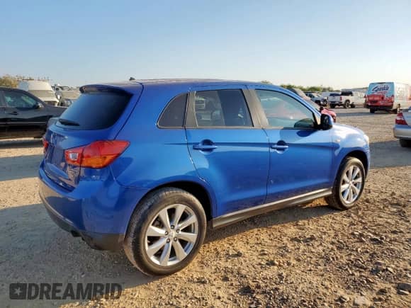 2015 Mitsubishi Outlander ES с VIN 4A4AP3AWXFE028915, выставлен на аукционе Copart как лот 84613635 с пробегом 104 068 миль миль и Списание • Salvage title. История ставок и продаж доступна на DreamBid. Изображение 3.