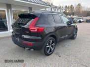 ✅ 2019 Volvo XC40 R-Design • VIN: YV4162UM7K2078081 • Lot: 41808014. Listed on IAAI with 204,223 mi. Free auction sales archive from the USA and detailed vehicle history report at DreamBid. Image 4.