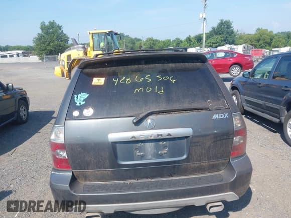 ✅ 2005 Acura MDX Touring • VIN: 2HNYD189X5H553915 • Lot: 42865506. Wystawiony na IAAI z przebiegiem Nie podano. Bezpłatny archiwum sprzedaży aukcyjnych z USA i szczegółowy raport historii pojazdu na DreamBid. Zdjęcie 16.