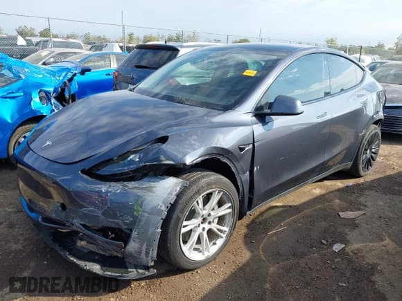 ✅ 2023 Tesla Model Y Long Range • VIN: 7SAYGDEE8PF598072 • Lot: 43450816. Wystawiony na IAAI z przebiegiem 52 286 mil. Bezpłatny archiwum sprzedaży aukcyjnych z USA i szczegółowy raport historii pojazdu na DreamBid. Zdjęcie 20.